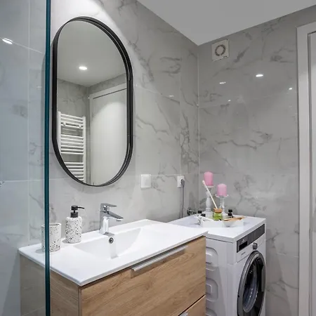 Aretha-simone-your Urban Apartament *